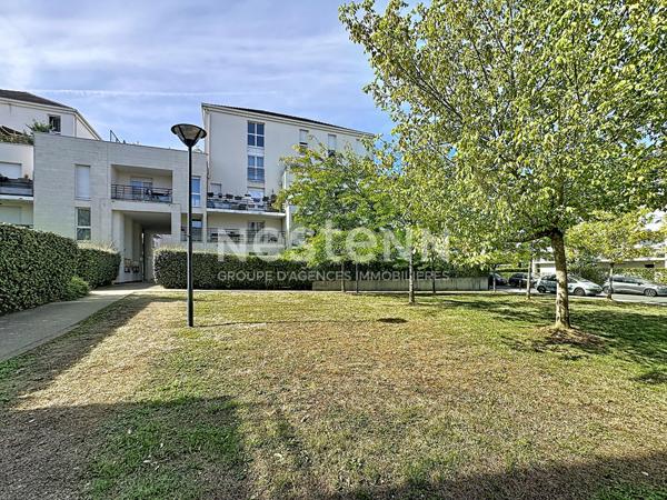 Montigny Le Bretonneux - Studio 24.86m² - Quartier du Village - Box et Cave