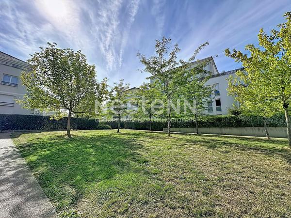 Montigny Le Bretonneux - Studio 24.86m² - Quartier du Village - Box et Cave