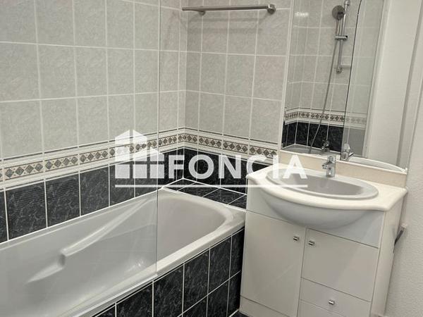 Location Appartement 2 pièces 46.23 m² - 2, 4 ET 6 RUE DES RECOLLETS Romans Sur Isere 26100