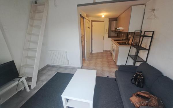 Appartement à louer    1 pièce • 30 m2 Ollioules