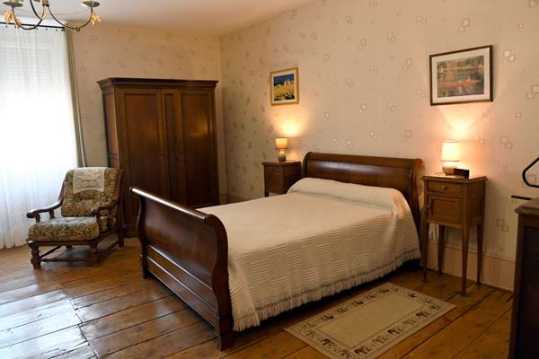 MAISON DE VILLE SPACIEUSE PARFAITEMENT RESTAUREE