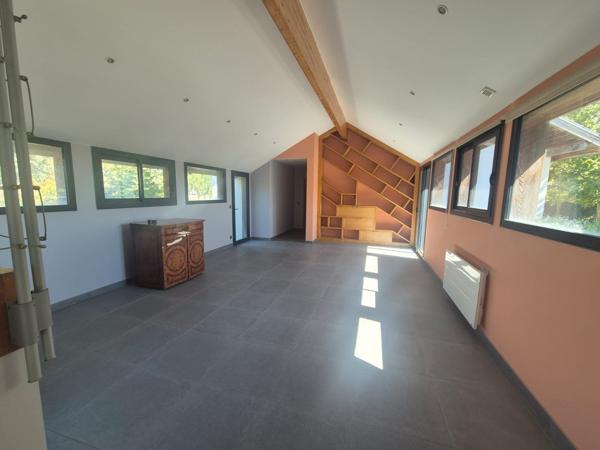 Maison 7 pièce(s) 4 chambre(s) 380 m²