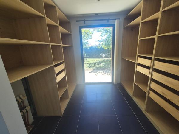 Maison 7 pièce(s) 4 chambre(s) 380 m²