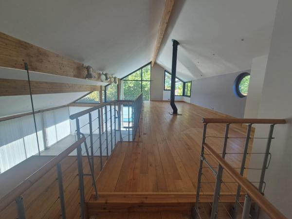 Maison 7 pièce(s) 4 chambre(s) 380 m²