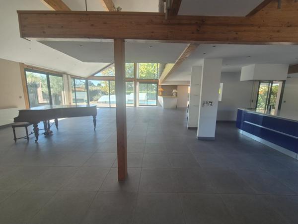 Maison 7 pièce(s) 4 chambre(s) 380 m²