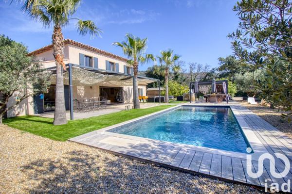 Maison d’architecte 6 pièces de 177 m² à Le Plan-de-la-Tour (83120)