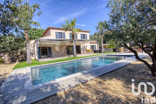 Maison d’architecte 6 pièces de 177 m² à Le Plan-de-la-Tour (83120)