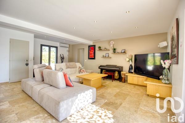 Maison d’architecte 6 pièces de 177 m² à Le Plan-de-la-Tour (83120)