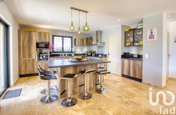 Maison d’architecte 6 pièces de 177 m² à Le Plan-de-la-Tour (83120)