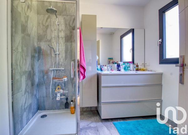 Maison d’architecte 6 pièces de 177 m² à Le Plan-de-la-Tour (83120)