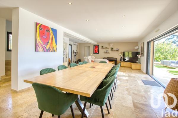 Maison d’architecte 6 pièces de 177 m² à Le Plan-de-la-Tour (83120)