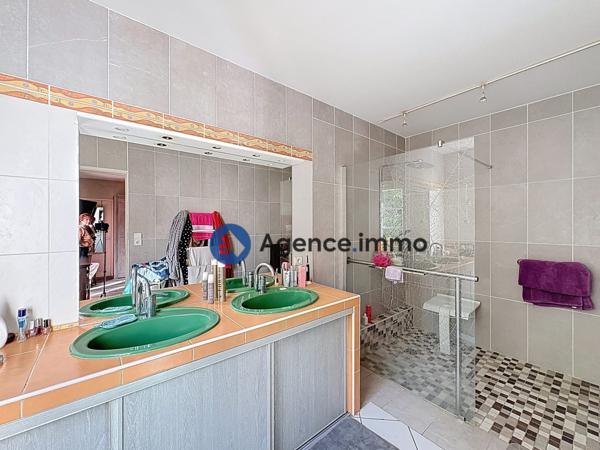 À vendre - Maison traditionnelle, 8 pièces située à Artannes-sur-Indre (37260)