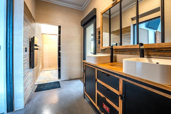 LOFT D’EXCEPTION DANS ANCIEN ATELIER RÉHABILITÉ ESPRIT NEW-YORKAIS
