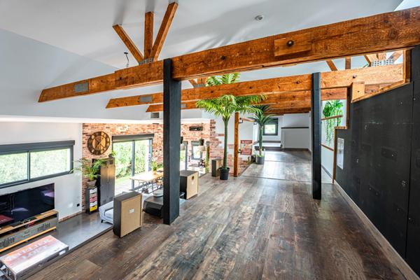 LOFT D’EXCEPTION DANS ANCIEN ATELIER RÉHABILITÉ ESPRIT NEW-YORKAIS