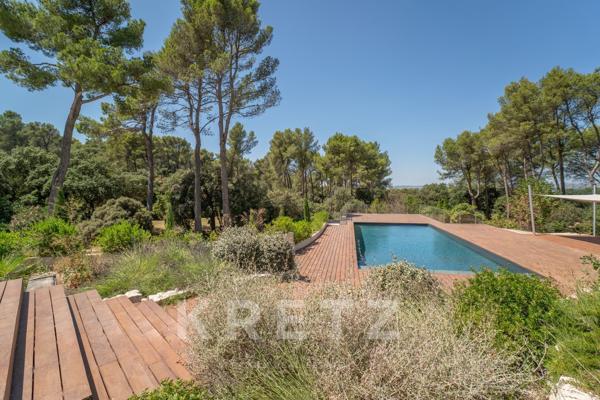 Propriété d'architecte d'exception à Saint-Rémy-de-Provence – 298 m² – Domaine de 3,2 hectares