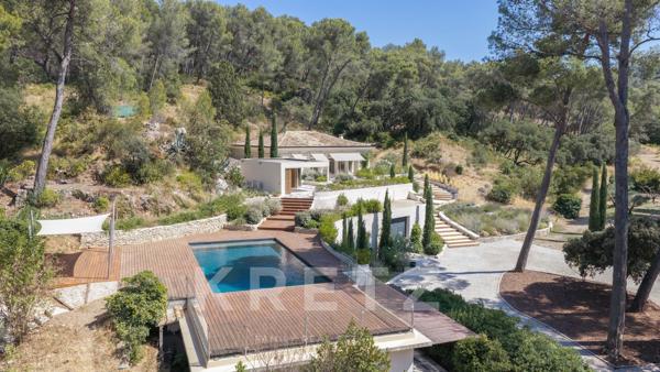 Propriété d'architecte d'exception à Saint-Rémy-de-Provence – 298 m² – Domaine de 3,2 hectares