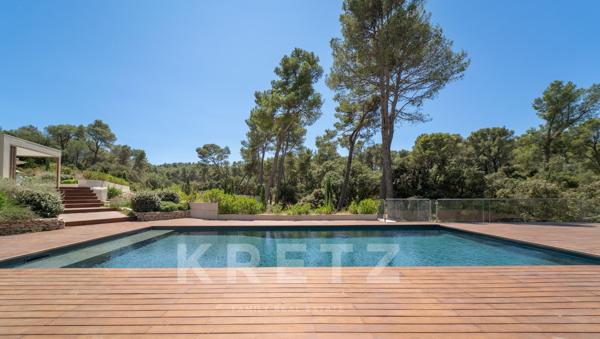Propriété d'architecte d'exception à Saint-Rémy-de-Provence – 298 m² – Domaine de 3,2 hectares