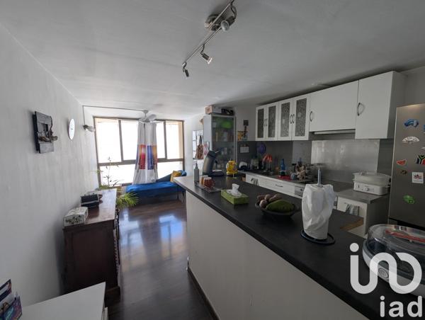 Appartement 2 pièces de 52 m² à Saint-Denis (97400)