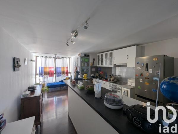 Appartement 2 pièces de 52 m² à Saint-Denis (97400)