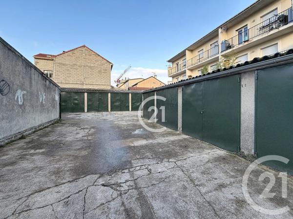 Parking à vendre  12 m2 MONTREUIL - 93