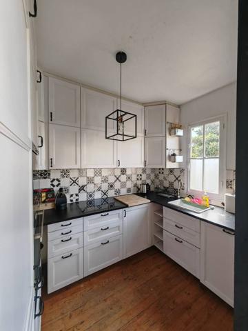 BORDEAUX JUDAIQUE APPARTEMENT EN PIERRE BORDELAISE 3 CHAMBRES