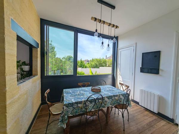 BORDEAUX JUDAIQUE APPARTEMENT EN PIERRE BORDELAISE 3 CHAMBRES