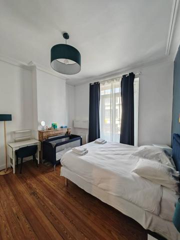 BORDEAUX JUDAIQUE APPARTEMENT EN PIERRE BORDELAISE 3 CHAMBRES