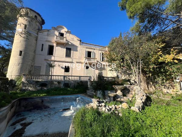 Maison à LA SEYNE-SUR-MER, 83500 - 18 pièces 740m²