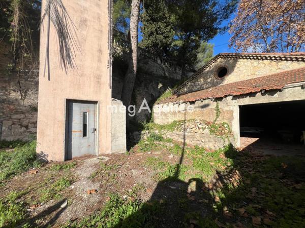 Maison à LA SEYNE-SUR-MER, 83500 - 18 pièces 740m²