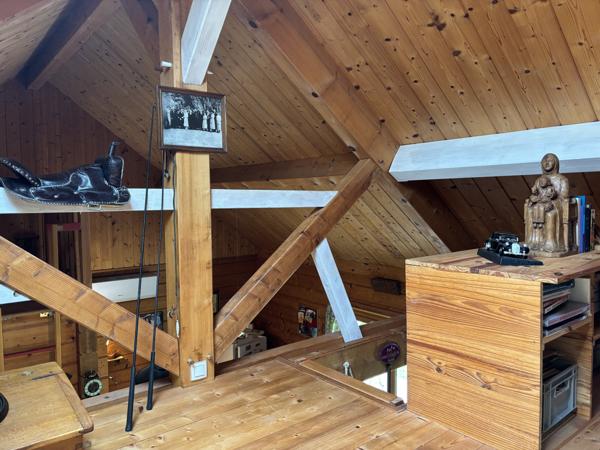 Autry-Issard – Charmant chalet en bois avec 3571 m² de terrain Autry-Issards (03210)