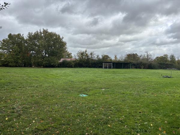 Autry-Issard – Charmant chalet en bois avec 3571 m² de terrain Autry-Issards (03210)