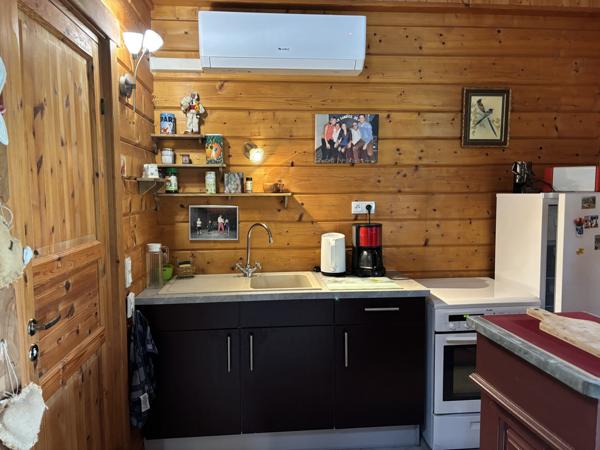 Autry-Issard – Charmant chalet en bois avec 3571 m² de terrain Autry-Issards (03210)