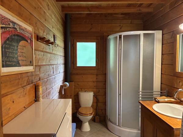 Autry-Issard – Charmant chalet en bois avec 3571 m² de terrain Autry-Issards (03210)