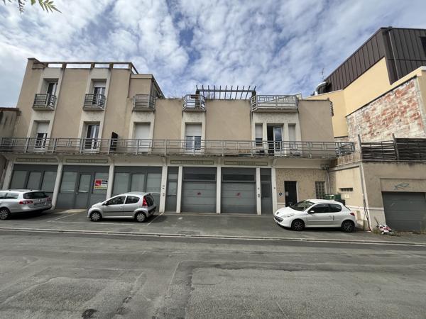 ENSEMBLE DE 3 APPARTEMENTS T3 AVEC BALCON -TERRASSES + 1 GARAGE + 2 PARKINGS + CAVE