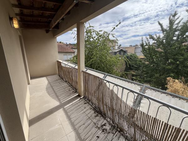 ENSEMBLE DE 3 APPARTEMENTS T3 AVEC BALCON -TERRASSES + 1 GARAGE + 2 PARKINGS + CAVE