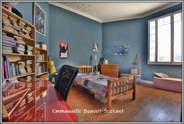 Grande maison bourgeoise fin 19ème, centre-ville, tous commerces à pied, jardin, garage, terrasses