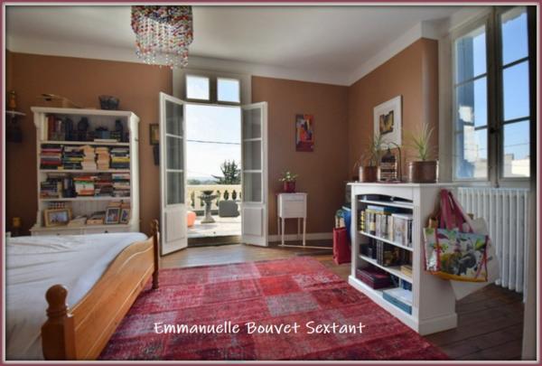 Grande maison bourgeoise fin 19ème, centre-ville, tous commerces à pied, jardin, garage, terrasses