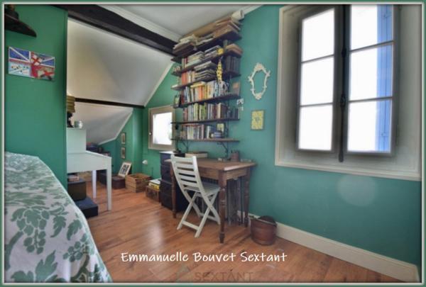 Grande maison bourgeoise fin 19ème, centre-ville, tous commerces à pied, jardin, garage, terrasses