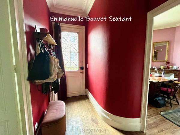 Grande maison bourgeoise fin 19ème, centre-ville, tous commerces à pied, jardin, garage, terrasses