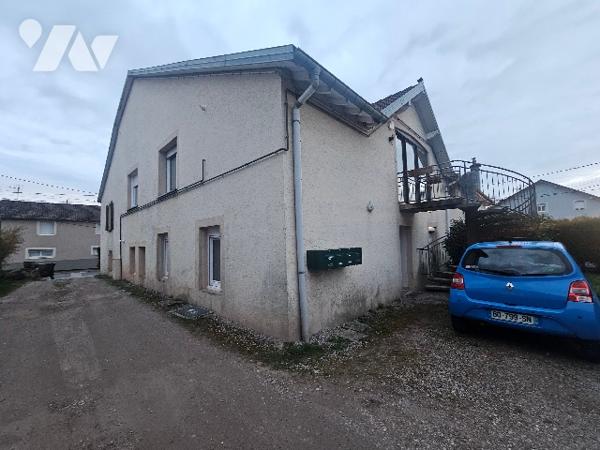 144838
A ELOYES (88510) 11 rue de la Libration  
Un immeuble comprenant 5 logements