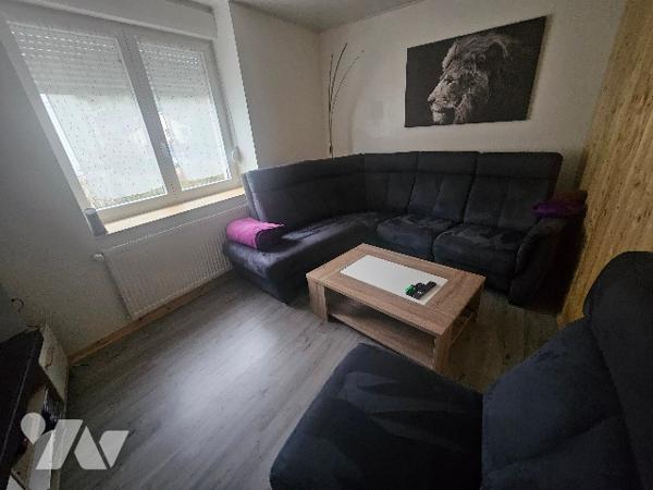 144838
A ELOYES (88510) 11 rue de la Libration  
Un immeuble comprenant 5 logements