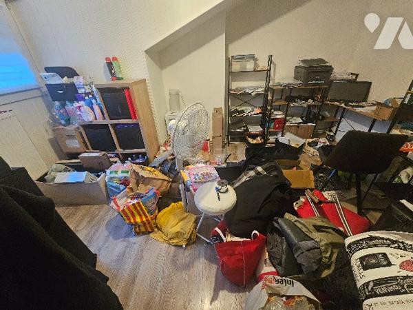 144838
A ELOYES (88510) 11 rue de la Libration  
Un immeuble comprenant 5 logements