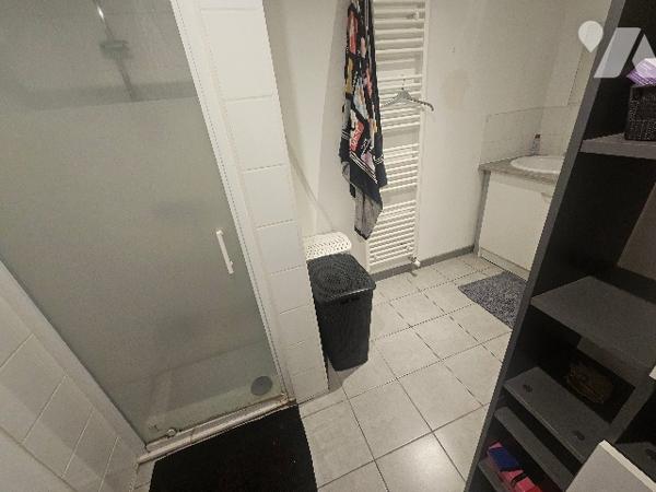 144838
A ELOYES (88510) 11 rue de la Libration  
Un immeuble comprenant 5 logements