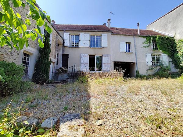 Vente                                                      Maison
                        
                     13 pièces                      241 m2                     à Leuville-sur-Orge