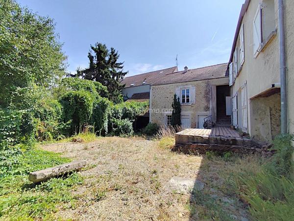 Vente                                                      Maison
                        
                     13 pièces                      241 m2                     à Leuville-sur-Orge