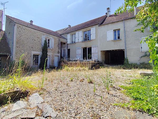 Vente                                                      Maison
                        
                     13 pièces                      241 m2                     à Leuville-sur-Orge