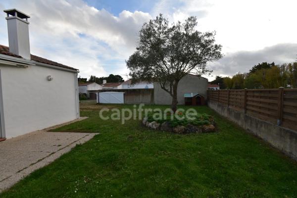 NOIRMOUTIER ( 85 ) Location à l'année Maison 7 pièces LA GUERINIERE (85) 3 chambres et un bureau , terrain de 856 m² clos , garage