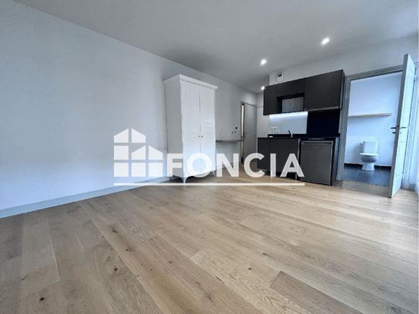 Location Studio 27.8 m² - 9 AVENUE JOFFRE Garches 92380