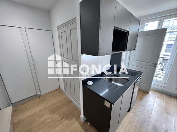 Location Studio 27.8 m² - 9 AVENUE JOFFRE Garches 92380