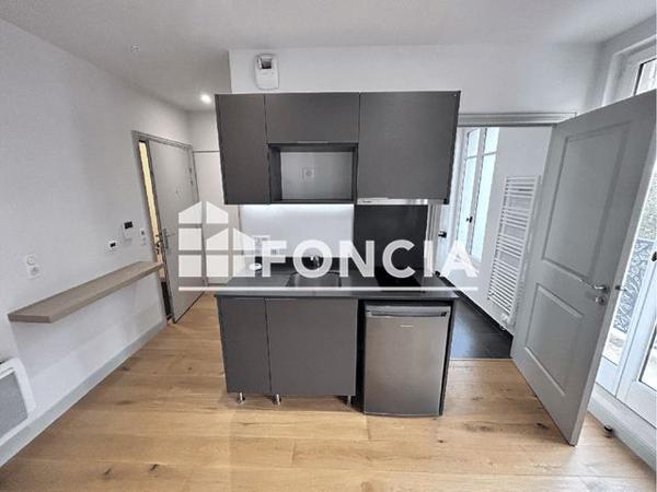 Location Studio 27.8 m² - 9 AVENUE JOFFRE Garches 92380